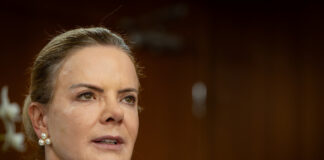 pl-antifaccao:-gleisi-chama-lideres-da-base-para-reuniao-de-emergencia