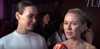 naomi-watts-e-sarah-paulson-celebram-forca-feminina-em-tudo-e-justo