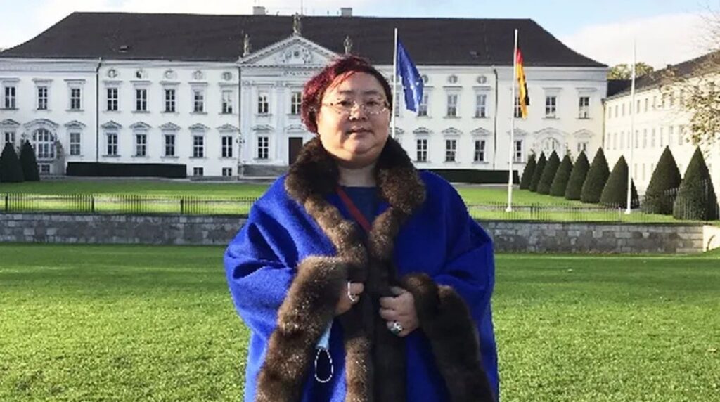 “rainha-do-bitcoin”-da-china-e-condenada-apos-fraude-bilionaria