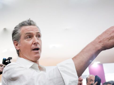 governador-democrata-da-california-critica-ausencia-dos-eua-na-cop30