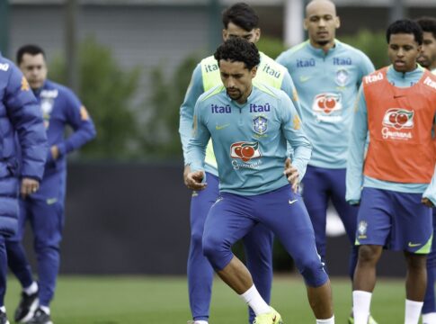 com-equipe-completa,-ancelotti-comanda-atividade-em-londres