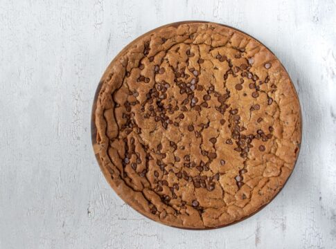 cookie-gigante-de-avela:-com-casquinha-crocante,-o-doce-vai-te-viciar