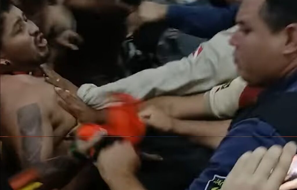 imagens-mostram-momento-em-que-manifestantes-invadem-o-espaco-da-cop30