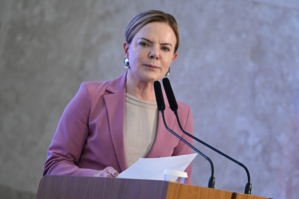 gleisi-comemora-recuo-de-derrite-no-pl-antifaccao:-“importante”