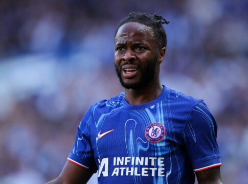 sterling,-do-chelsea,-reagiu-a-assalto-com-uma-faca,-diz-jornal