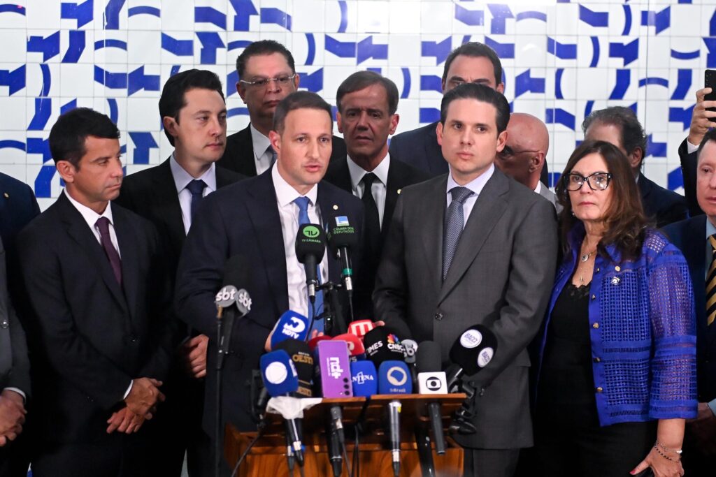 lider-da-bancada-do-agronegocio-tenta-colocar-mst-no-pl-antifaccao