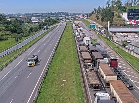 interdicao-no-rodoanel-ja-provoca-mais-de-20-km-de-congestionamento