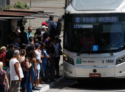 setor-de-servicos-cresce-0,6%-em-setembro;-oitavo-mes-seguido-de-alta