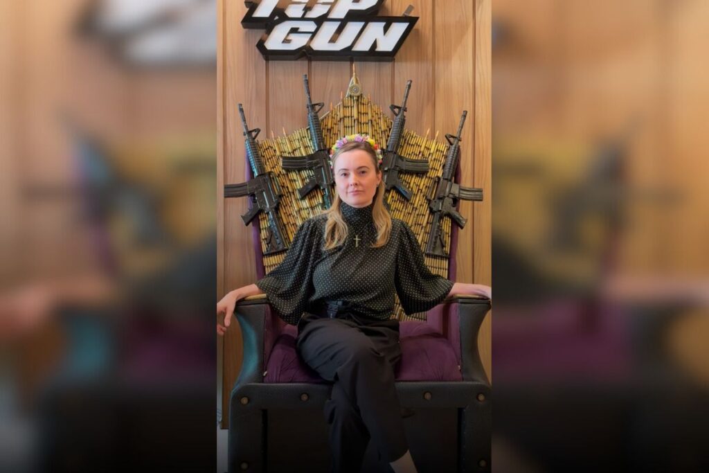 deputada-do-pl-posta-foto-rodeada-de-fuzis:-“game-of-santa-catarina”