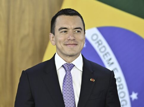 equador:-noboa-apoia-acao-dos-eua-no-caribe-e-ve-maduro-como-ilegitimo