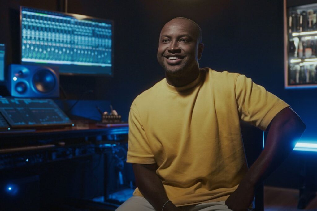 thiaguinho-participa-de-serie-sobre-neguinho-da-beija-flor-e-emociona