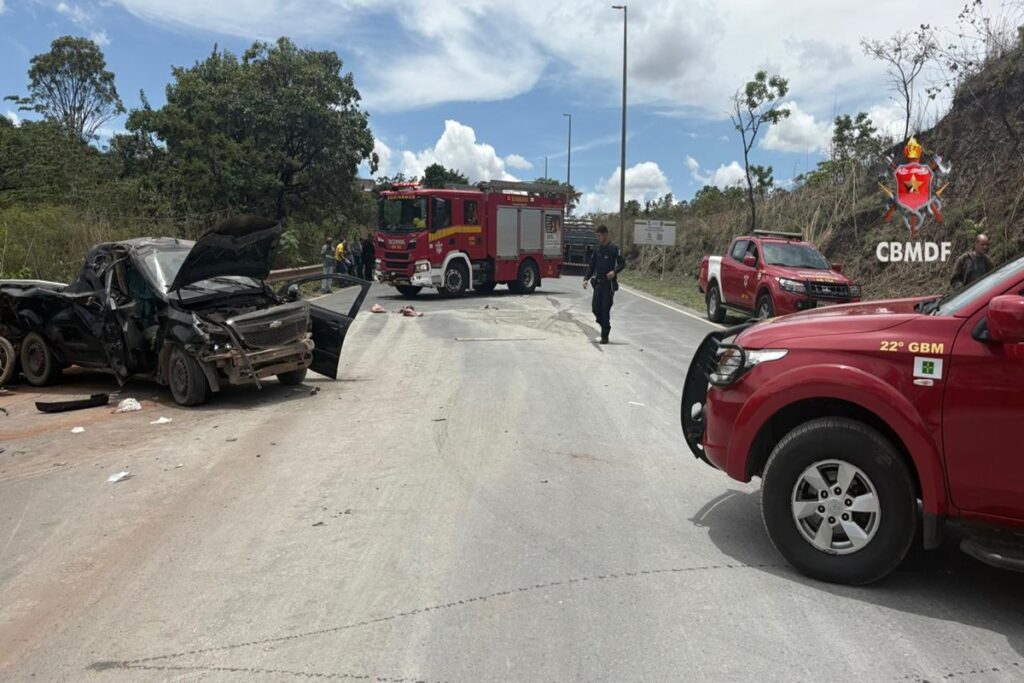 batida-entre-carro,-caminhao-e-moto-deixa-2-pessoas-gravemente-feridas