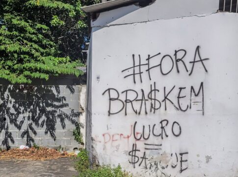 vitimas-de-afundamento-de-solo-criticam-acordo-entre-braskem-e-alagoas