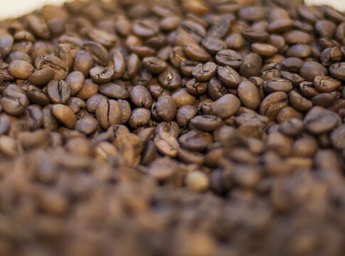 trump-diz-que-reduzira-tarifas-para-importacao-de-cafe