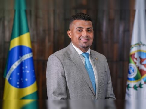 pf-indicia-th-joias-e-quatro-policiais-por-envolvimento-com-faccoes