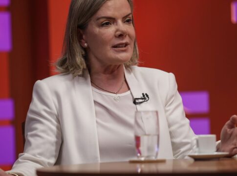 gleisi:-tipificacao-penal-e-apreensao-de-bens-sao-inegociaveis-em-pl