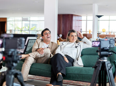 conheca-a-aquiles-gallery,-lar-de-memoria-e-modernismo-em-movimento