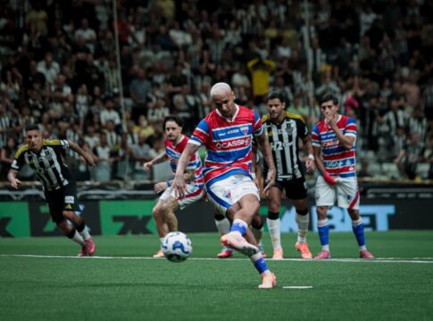 com-hat-trick-diante-do-atletico,-deyverson-atinge-marca-apos-um-ano