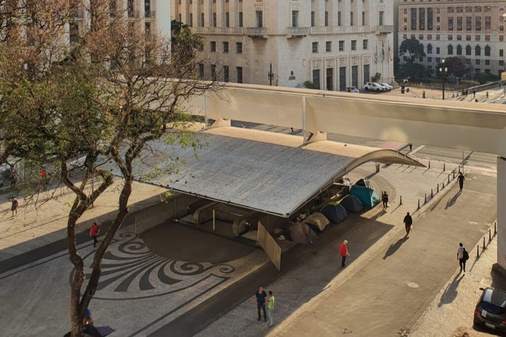 condephaat-faz-ressalva-a-ideia-de-fechar-praca-do-patriarca-com-vidro