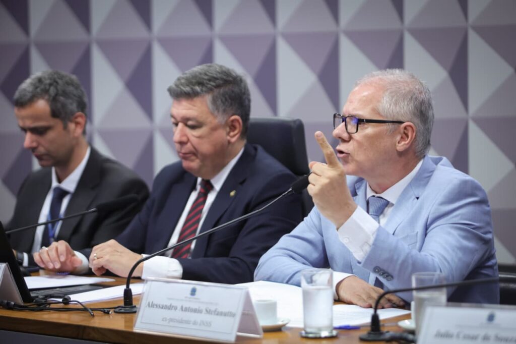 ex-presidente-do-inss-preso-pela-pf-bateu-boca-com-relator-em-cpmi