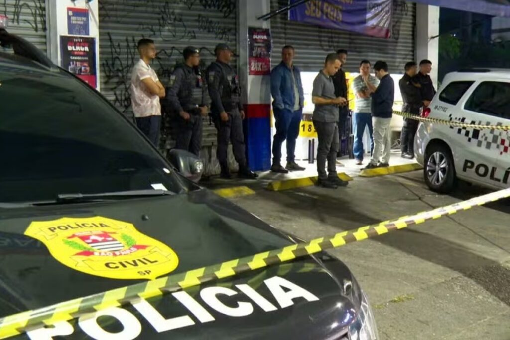 seguranca-de-loja-e-morto-com-tiro-na-cabeca-e-tem-arma-roubada-em-sp