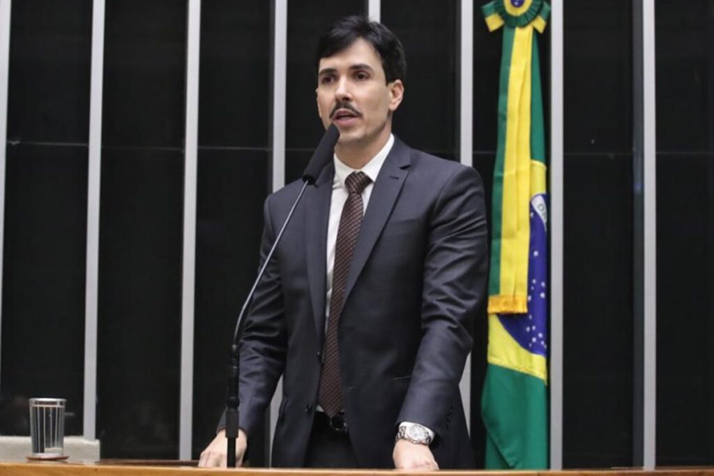 inss:-pf-pediu-para-suspender-mandato-de-deputado,-mas-mendonca-negou