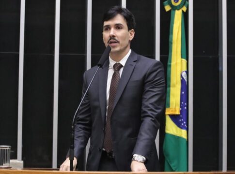 inss:-pf-pediu-para-suspender-mandato-de-deputado,-mas-mendonca-negou