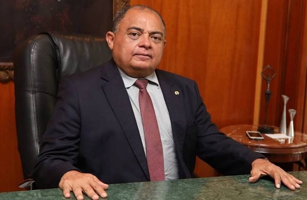 teodoro-santos,-ministro-do-stj,-recebe-titulo-de-cidadao-de-brasilia