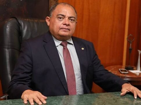 teodoro-santos,-ministro-do-stj,-recebe-titulo-de-cidadao-de-brasilia