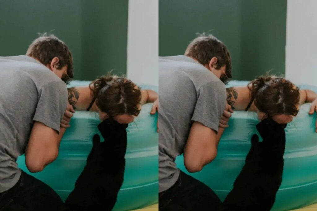 gato-conforta-a-tutora-durante-parto-em-casa-e-emociona-a-web