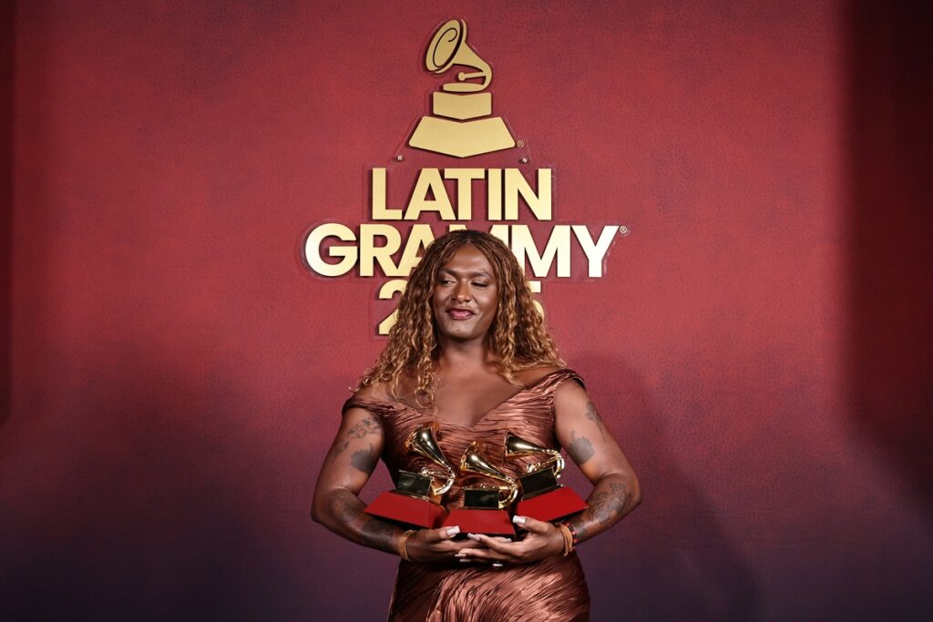 grammy-latino:-liniker-vence-3-premios.-veja-os-destaques-brasileiros