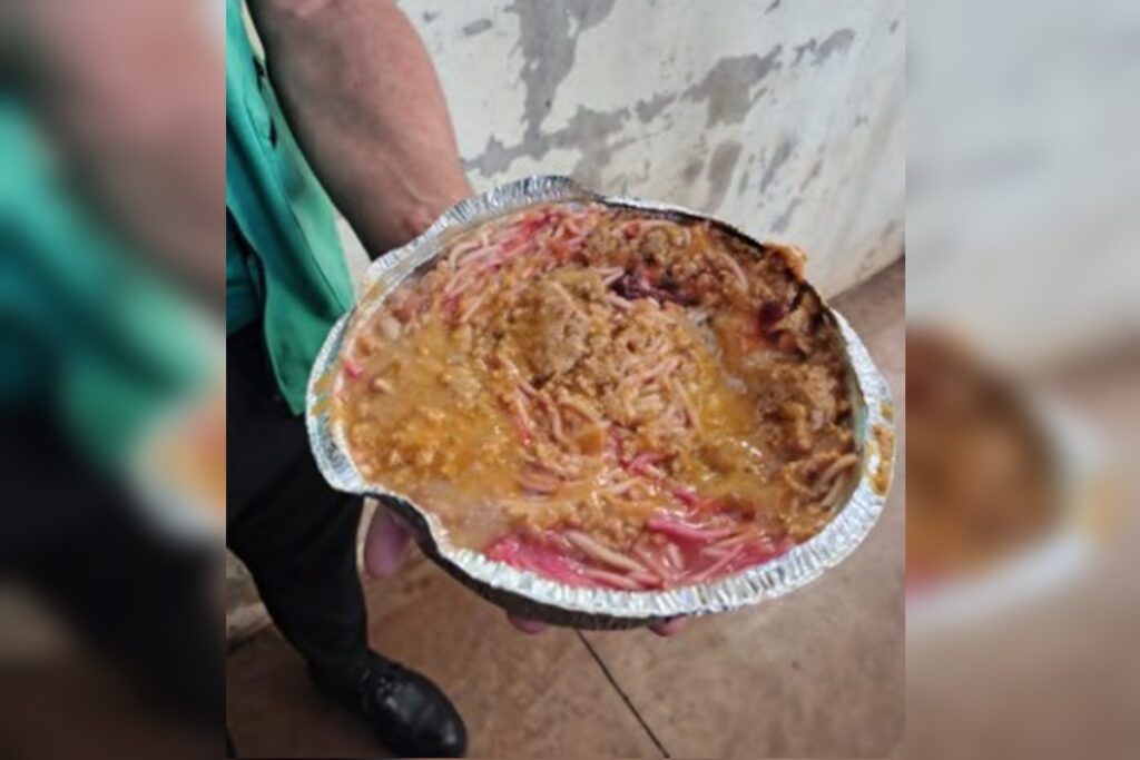 “bolota-de-carne”:-as-queixas-de-presos-em-ala-que-pode-receber-bolsonaro