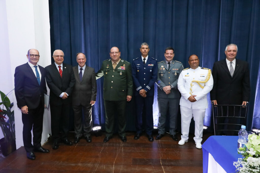 eleicao-entre-generais-tem-acusacao-de-golpe:-“bem-vindos-a-venezuela”