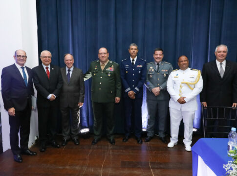 eleicao-entre-generais-tem-acusacao-de-golpe:-“bem-vindos-a-venezuela”