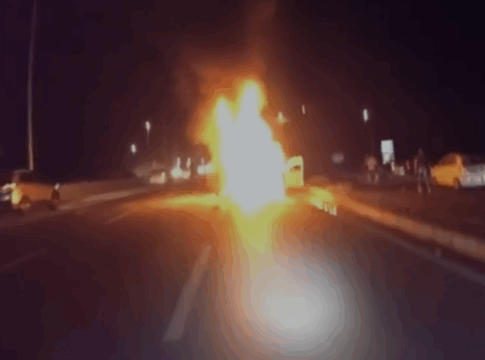 pm-salva-motociclista-de-carro-em-chamas-apos-acidente-grave-no-df