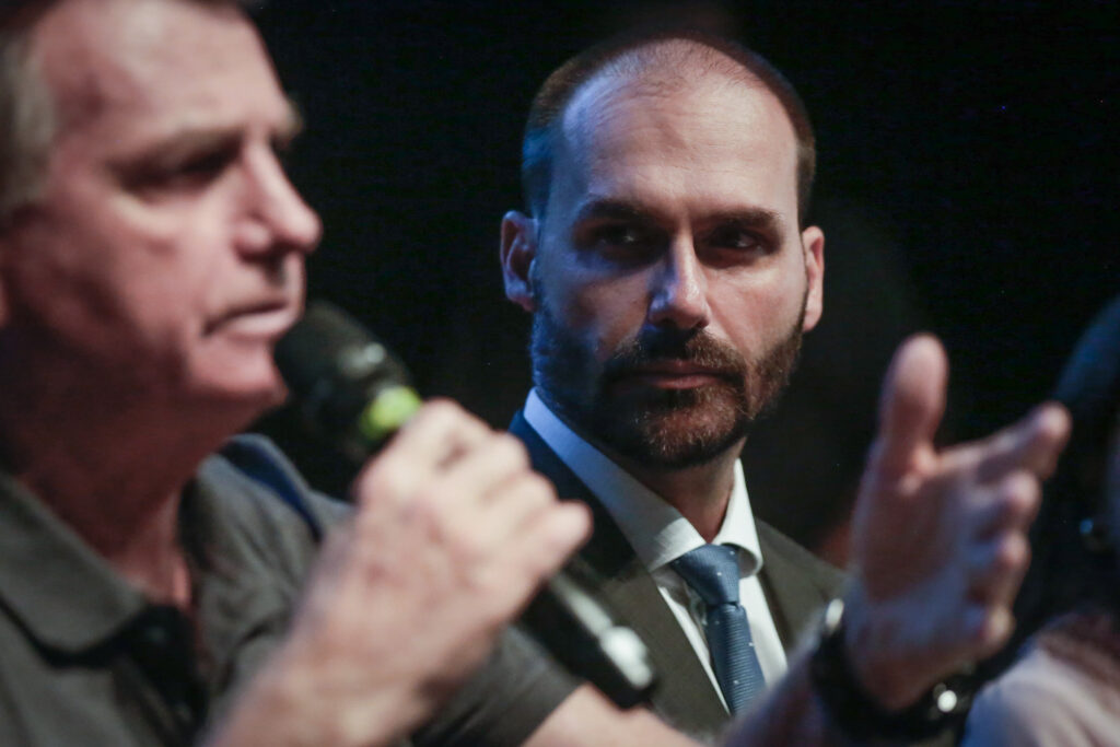 pf-revelou-xingamentos-de-eduardo-a-bolsonaro:-“ingrato-do-caralho”