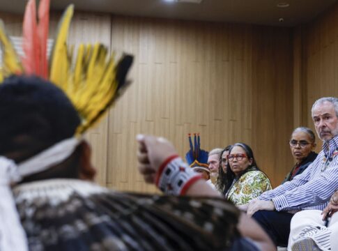 apos-protesto,-indigenas-munduruku-sao-recebidos-por-presidente-da-cop