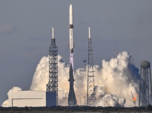 new-glenn:-entenda-viagem-do-foguete-da-blue-origin-em-direcao-a-marte