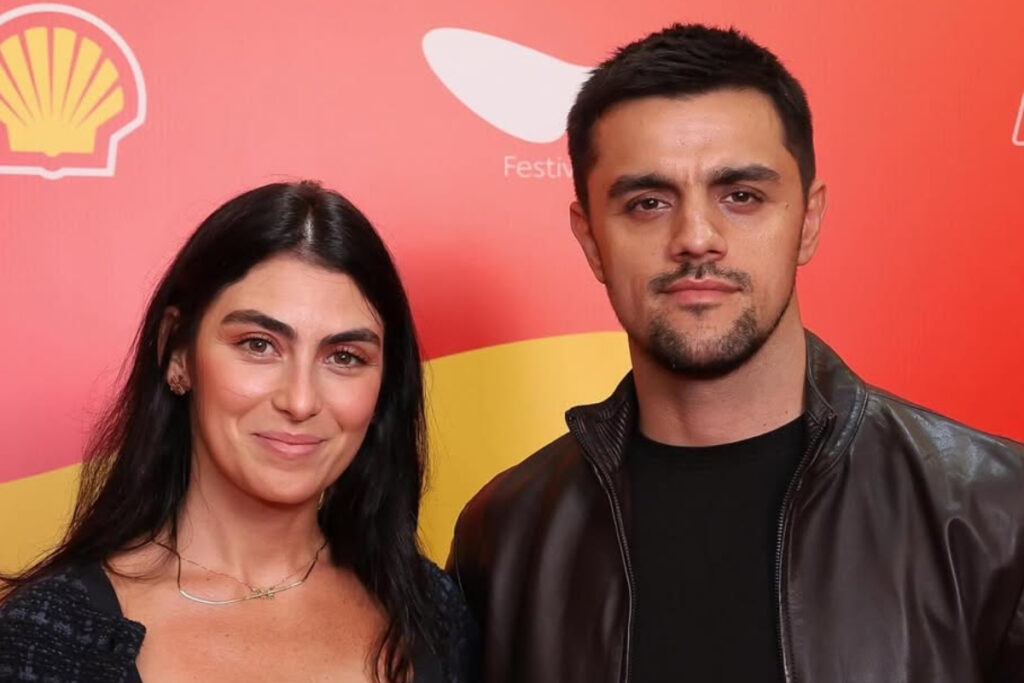 felipe-simas-reage-apos-esposa-dizer-que-orou-para-ele-perder-trabalho