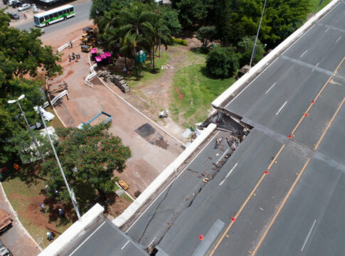 apos-quase-8-anos,-tcdf-julga-gestores-por-queda-de-viaduto-no-eixao