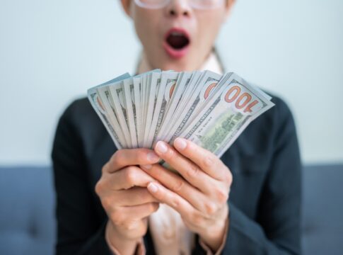 dinheiro-inesperado:-4-signos-podem-ter-surpresas-boas-ainda-este-mes