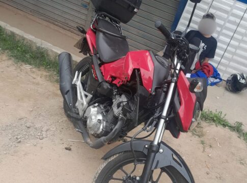 suspeitos-de-receptacao-em-fuga-batem-em-viatura-da-gcm-e-um-e-preso