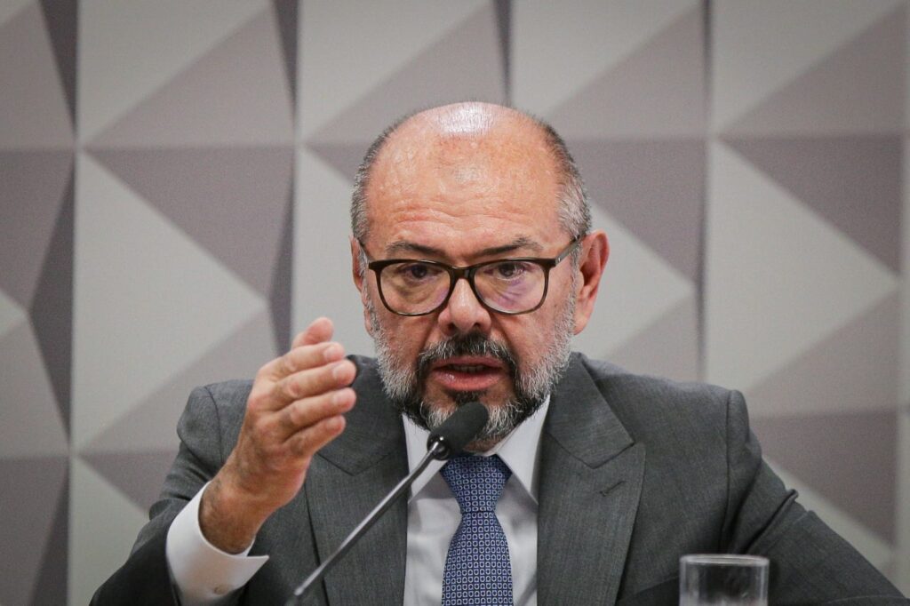 farra-do-inss:-alvo-da-pf-liberou-r$-15-milhoes-a-conafer-em-descontos