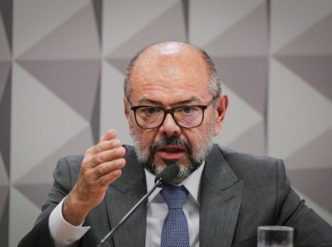 farra-do-inss:-alvo-da-pf-liberou-r$-15-milhoes-a-conafer-em-descontos