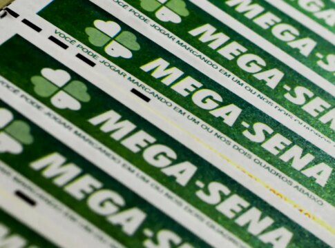 aposta-de-porto-alegre-acerta-mega-sena-e-leva-premio-de-r$-99-milhoes