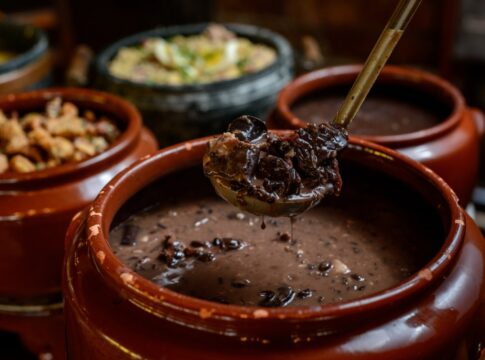 receita-de-feijoada-completa-para-o-sabado-ficar-ainda-mais-gostoso