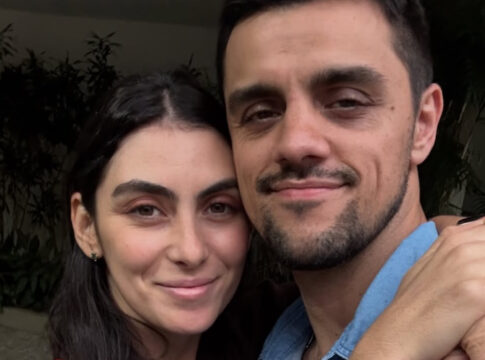 quem-e-a-esposa-de-felipe-simas-que-orou-para-ele-perder-trabalho