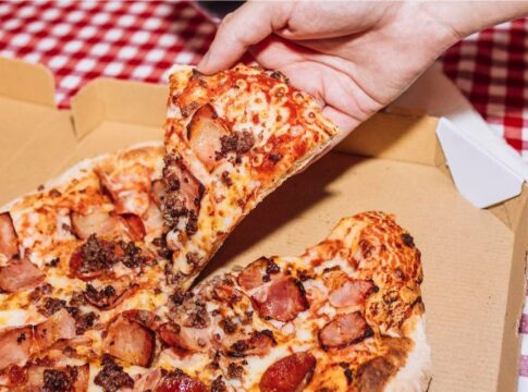 ibge-mostra-brasileiros-com-sobrenomes-picanha,-arroz,-pizza-e-frango