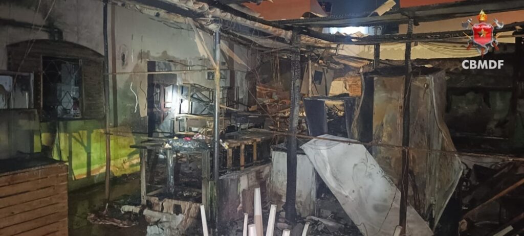 uma-hora-antes-de-incendio-em-bar-no-df,-lanchonete-a-8-km-pegou-fogo