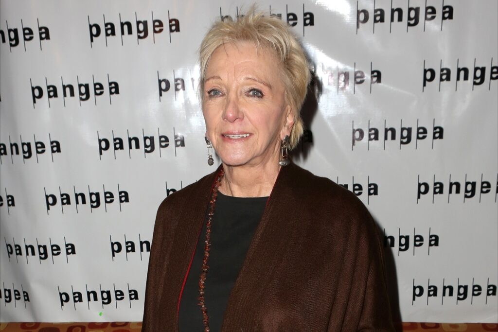 elizabeth-franz,-atriz-vencedora-do-tony,-morre-aos-84-anos